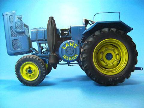 Magnifica replica a escala 1/16 y realizada en scratch del trator Lanz Bulldog D-4090