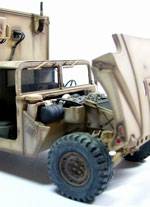 Representaci&oacute;n del utilitario Hummer del USMC (cuerpo de marines) durante las operaciones denominadas "Escudo y Tormenta del Desierto" a comienzos de los a&ntilde;os 90 en el Golfo P&eacute;rsico.