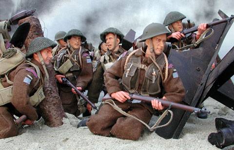 Magnifica  representacion historica con estas figuras a escala 1:6 del desembarco en Juno. Las imagenes nos dan una sensaci&oacute;n casi fotogr&aacute;fica del desembarco y asalto a la playa de Juno. 