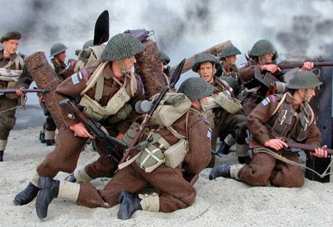 Magnifica  representacion historica con estas figuras a escala 1:6 del desembarco en Juno. Las imagenes nos dan una sensaci&oacute;n casi fotogr&aacute;fica del desembarco y asalto a la playa de Juno. 