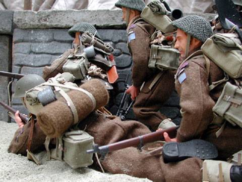 Magnifica  representacion historica con estas figuras a escala 1:6 del desembarco en Juno. Las imagenes nos dan una sensaci&oacute;n casi fotogr&aacute;fica del desembarco y asalto a la playa de Juno. 