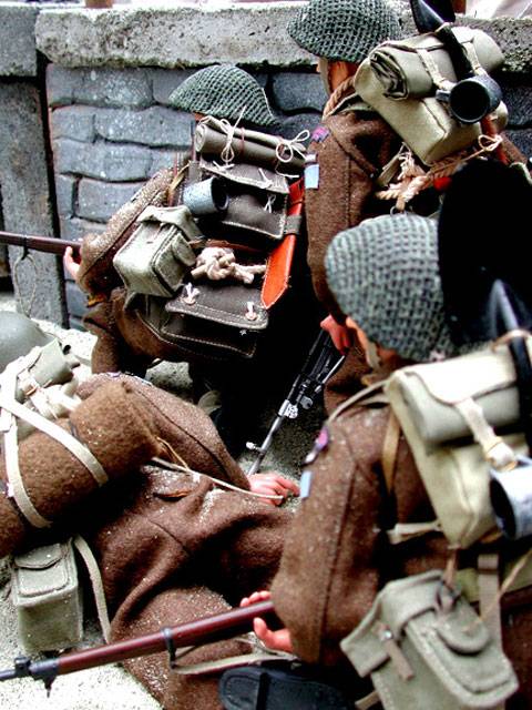 Magnifica  representacion historica con estas figuras a escala 1:6 del desembarco en Juno. Las imagenes nos dan una sensaci&oacute;n casi fotogr&aacute;fica del desembarco y asalto a la playa de Juno. 