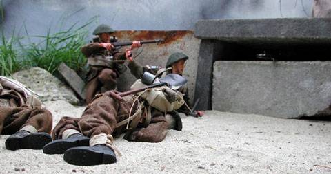 Magnifica  representacion historica con estas figuras a escala 1:6 del desembarco en Juno. Las imagenes nos dan una sensaci&oacute;n casi fotogr&aacute;fica del desembarco y asalto a la playa de Juno. 
