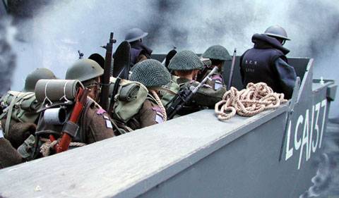 Magnifica  representacion historica con estas figuras a escala 1:6 del desembarco en Juno. Las imagenes nos dan una sensaci&oacute;n casi fotogr&aacute;fica del desembarco y asalto a la playa de Juno. 
