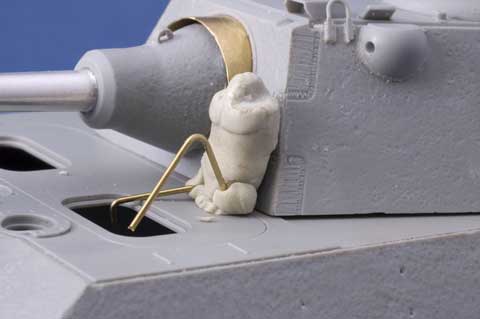 Diorama a escala 1/35 sencillo pero impactante, de un Panzer F en plena accion durante el combate