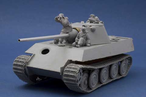 Diorama a escala 1/35 sencillo pero impactante, de un Panzer F en plena accion durante el combate