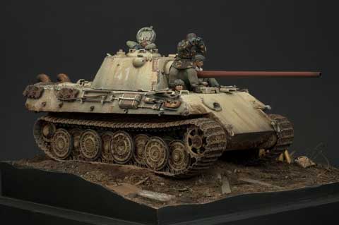 Diorama a escala 1/35 sencillo pero impactante, de un Panzer F en plena accion durante el combate