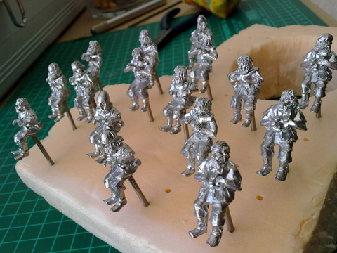 Las figuras se pintaron de forma invividual antes de pegarlas en sus respectivos sitios