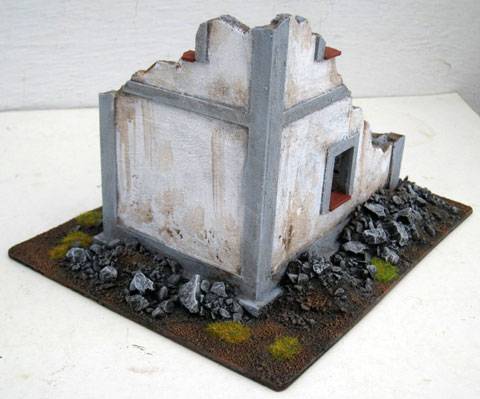 casa en ruinas apta para wargames o warhammer a escala de 28 , 30 mm