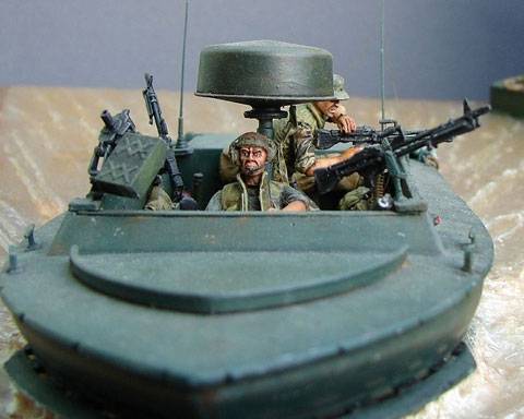 Diorama de un grupo de lanchas de asalto en busca de vietnamitas
