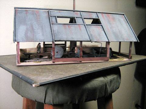 Magnifico trabajo de construcci&oacute;n de un aserradero a escala de 40 mm fabricado en scratch.