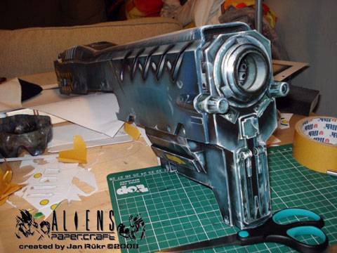 Recortable de Papel del  Arma de Asalto de Starcraft , el Terran Marine Cannon a escala 1/1.