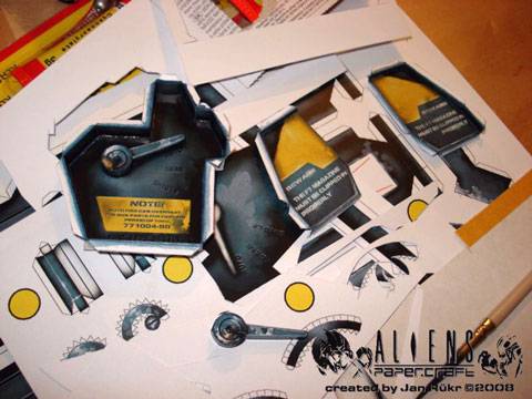 Recortable de Papel del  Arma de Asalto de Starcraft , el Terran Marine Cannon a escala 1/1.