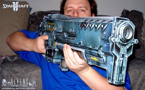 Recortable de Papel del  Arma de Asalto de Starcraft , el Terran Marine Cannon a escala 1/1.