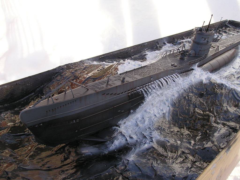 Vehiculos Marinos. Veh&iacute;culos militares de la marina. Barcos. Submarinos. Portaaviones. Historia de los veh&iacute;culos marinos. 