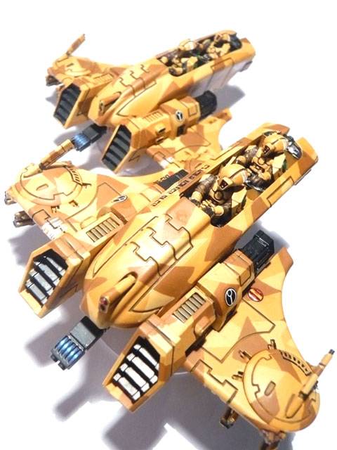  Dos modelos de pira&ntilde;as Tau a escala de 28 mm. 
