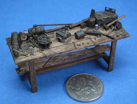 Impresionante diorama a escala 1/35 de un taller mec&aacute;nico militar reutilizado por los aliados durante la Segunda Guerra Mundial. 