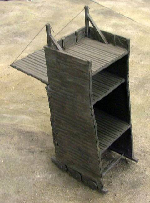 Torre de Asalto Medieval sin protecci&oacute;n interior de tropas.