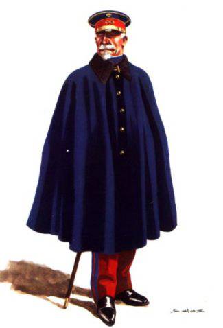 GENERAL DE DIVISION, UNIFORME DE PASEO CON CAPOTE - 1920