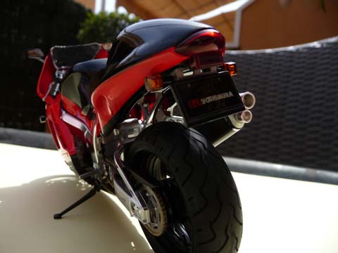 Suzuki Yoshimura X-1 Hayabusa - Escala 1/12