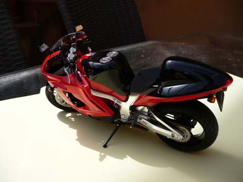 Suzuki Yoshimura X-1 Hayabusa - Escala 1/12