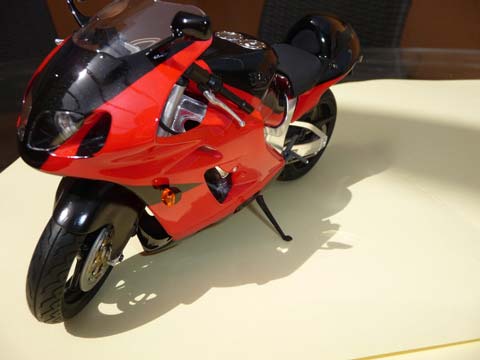 Suzuki Yoshimura X-1 Hayabusa - Escala 1/12